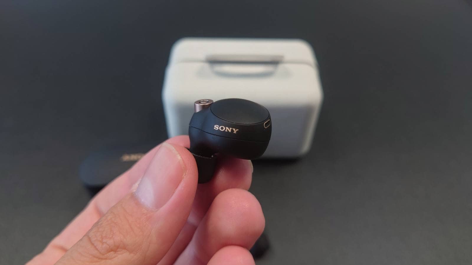 sony WF-1000XM4 3