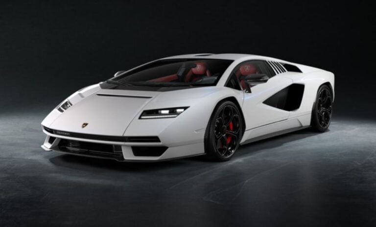 Lamborghini Countach LPI 800-4 supercar ibrida ufficiale