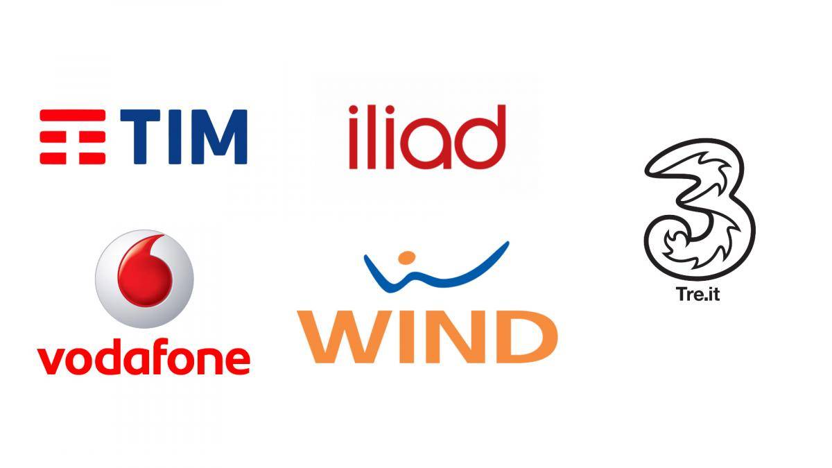 Aumenti operatori telefonici: Tim, Vodafone e Wind TRE alzano i prezzi