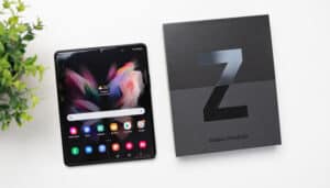 galaxy-z-fold3-device-pieghevole-di-samsung-difficile-riparare