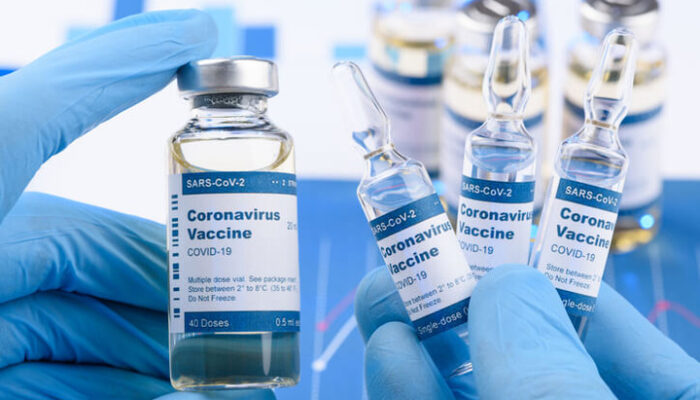 Pfizer e vaccini: si parte con la terza dose, ecco chi saranno i primi ad averla