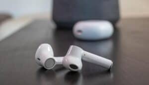 oneplus-buds-pro-societa-pensa-ad-nuovo-paio-auricolari-economici