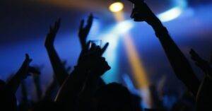 Covid, incredibile: un covid-party per contagiarsi ed evitare il vaccino, è tragedia