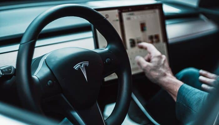 tesla-migliorie-guida-autonoma