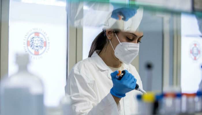 Covid: da virus mortale a raffreddore secondo gli esperti, sarà possibile?