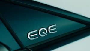 Mercedes EQE SUV avvistato su strada