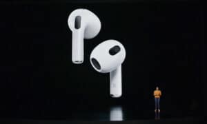 Apple presenta ufficialmente i nuovi AirPods 3 con Spatial Audio e tanta qualità
