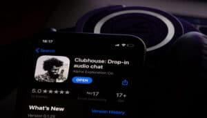clubhouse-tira-indietro-vuole-superare-rivali-nuove-funzionalita