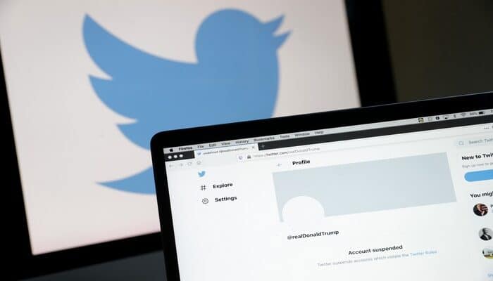 donald-trump-sfida-contro-twitter-continua-ex-presidente-arrende