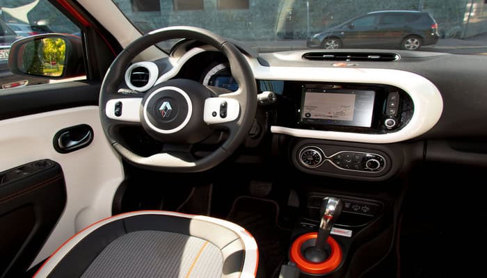 renault twingo elettrica interni