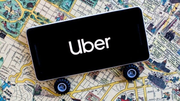 Uber: nell'abbonamento mensile sono compresi Eats, auto, scooter e bici