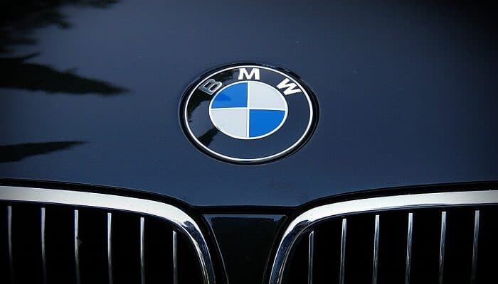 BMW Serie 5 foto spia full electric