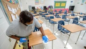 Covid: cambiano le regole a scuola con i positivi, ecco quando ci sarà la quarantena