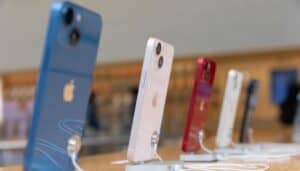 apple-storico-passo-avanti-riparare-iphone-casa-tua-non-solo