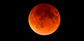 eclissi lunare oggi la più lunga della storia