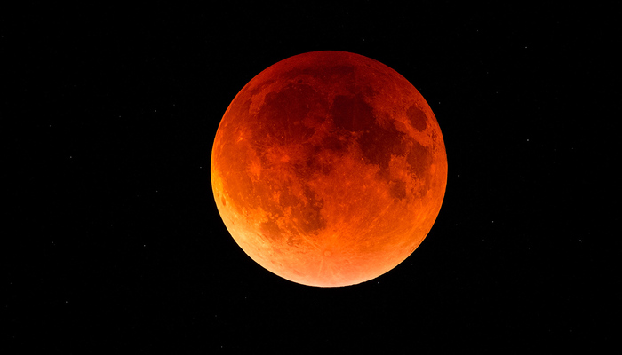 eclissi lunare oggi la più lunga della storia