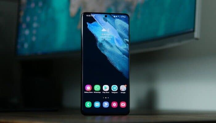 samsung-risolvendo-problema-android-12-colpito-galaxy-s21