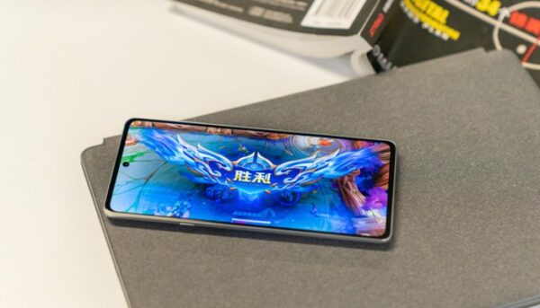 Moto-Edge-X30-live-image