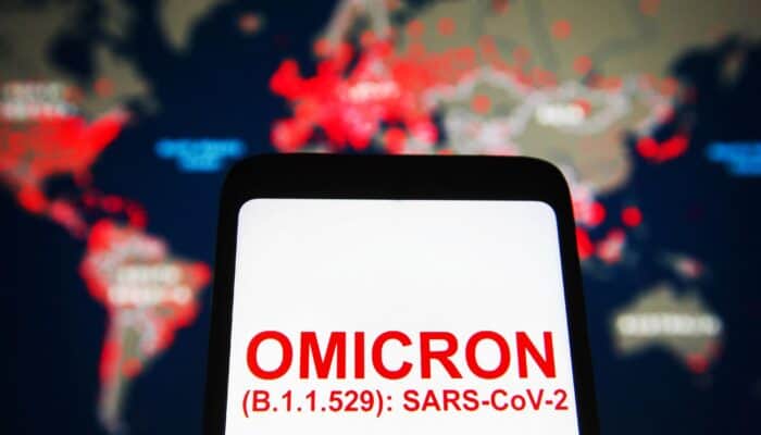 Omicron: la variante del Covid è al secondo stadio, ecco le informazioni