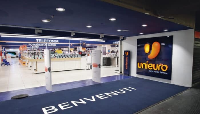 Unieuro è assurda: offerti smartphone gratis a tutti gli utenti