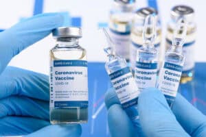 Covid: la nuova variante Deltacron tra Delta e Omicron, tutto falso