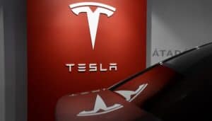 tesla-elon-musk-guida-autonoma