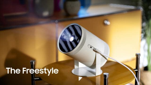 Samsung: presentato il nuovo proiettore Smart Freestyle