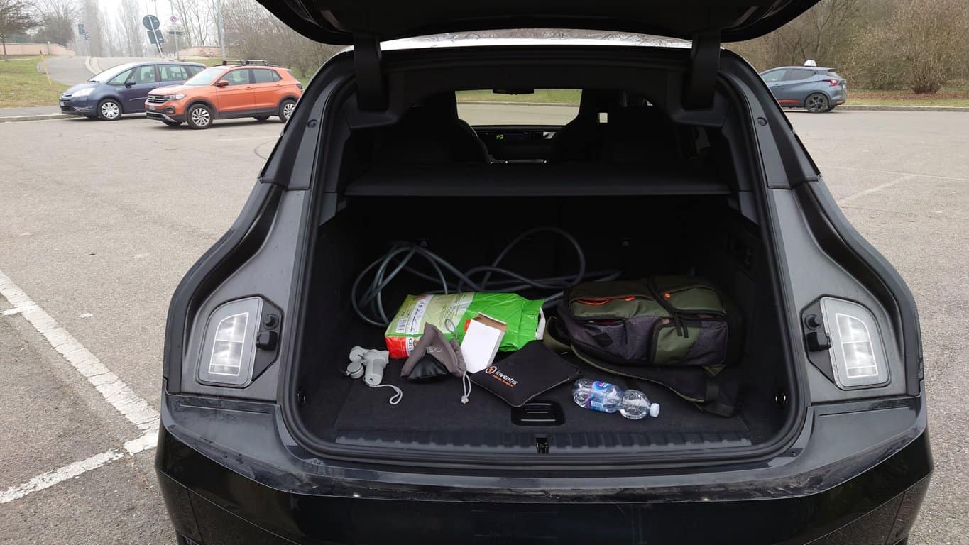 BMWiX (1)