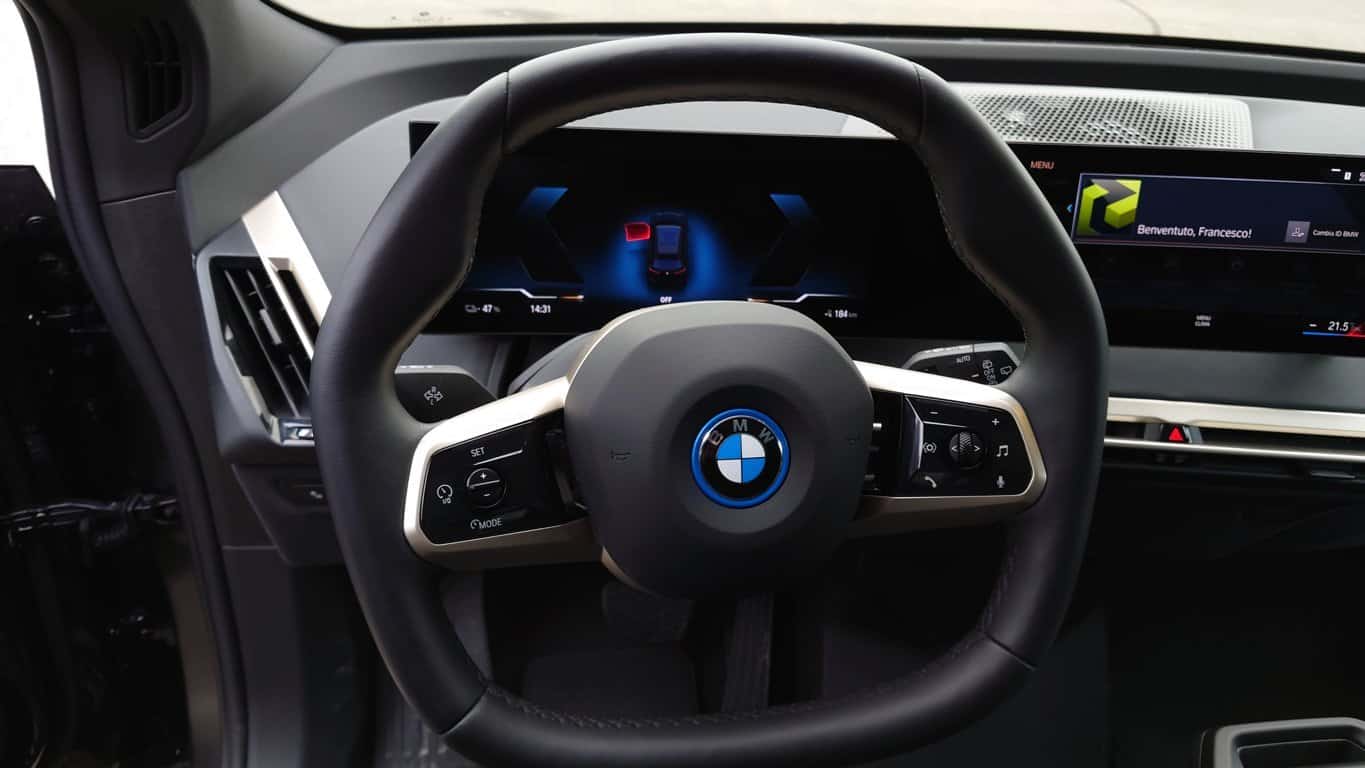 BMWiX (25)