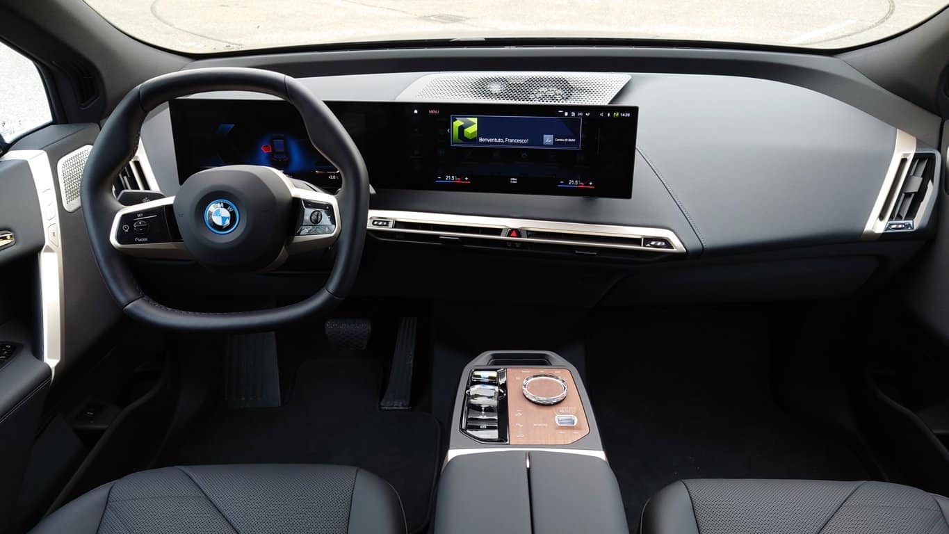 BMWiX (43)