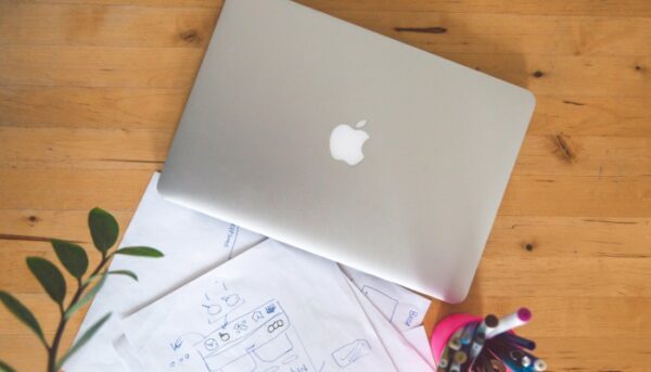Apple MacBook