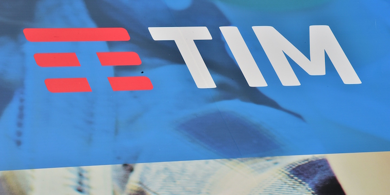 TIM saluta ufficialmente le vecchie SIM: il provider elimina un noto servizio