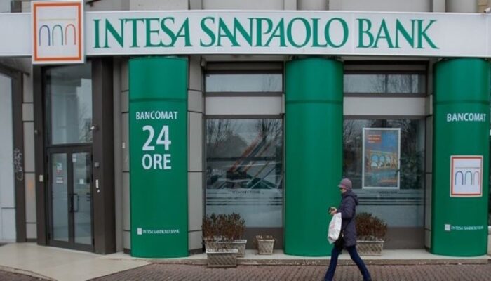 Banca Intesa Sanpaolo: la truffa gira ed è pericolosa, svuotati i conti 
