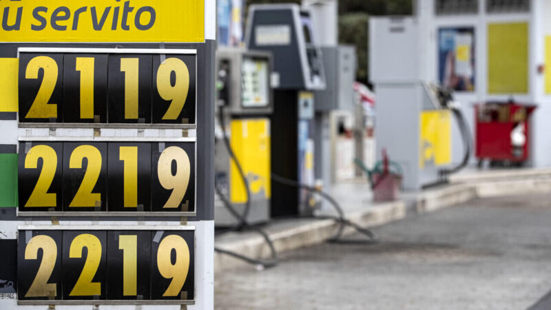 Carburante alle stelle: benzina e diesel, ecco perché costano così tanto