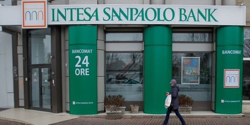 Banco di Napoli: Intesa Sanpaolo truffata, carte svuotate con questo messaggio