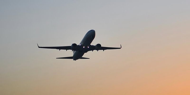Aereo che trasportava due cittadini russi viola lo spazio aereo del Canada