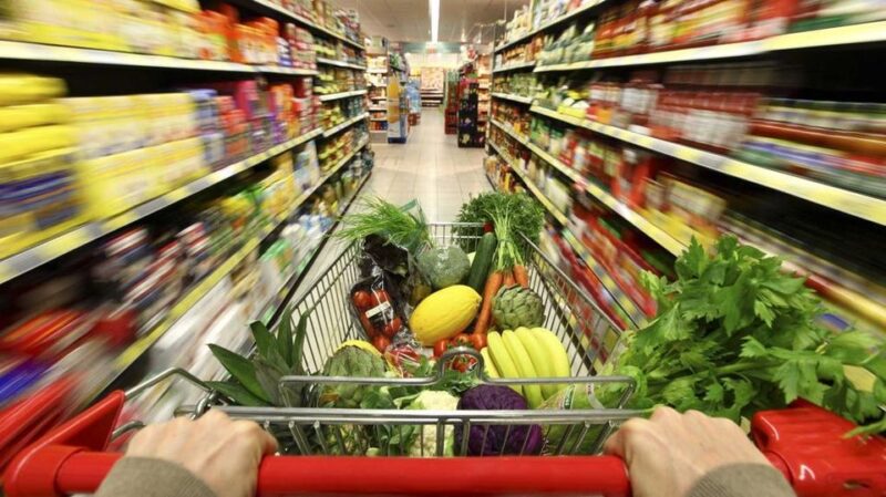 Conad e Carrefour chiudono gli storici supermercati: addio ai negozi