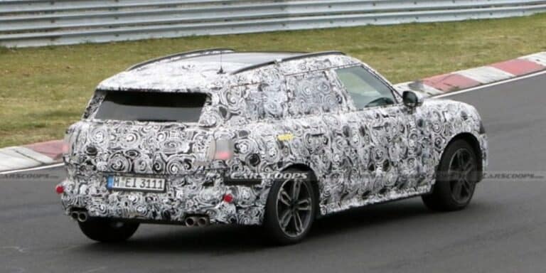 MINI-Countryman-spiata-su-strada-test