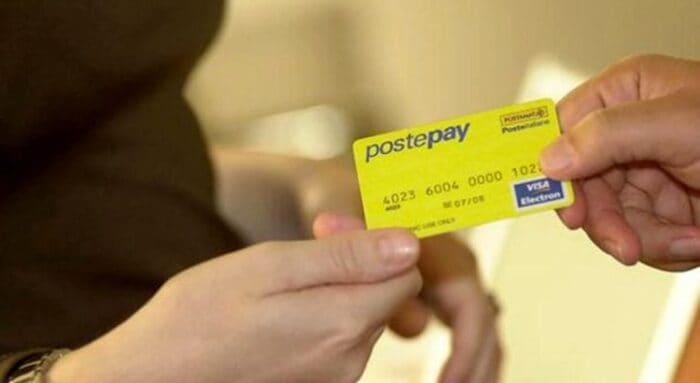 Postepay: arriva la nuova truffa che ruba soldi dalle carte