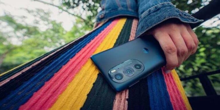 motorola-edge-30-design-smartphone-immagini-online