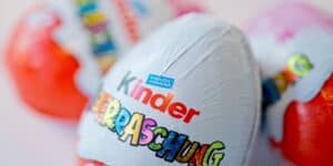 ovetto-Kinder-12enne-ricoverato-per-salmonella