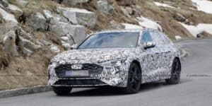 Audi A4 Avant foto spia