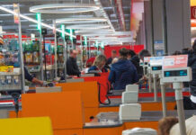 Carrefour e Tuodì: addio ai negozi italiani storici, la chiusura e i licenziamenti