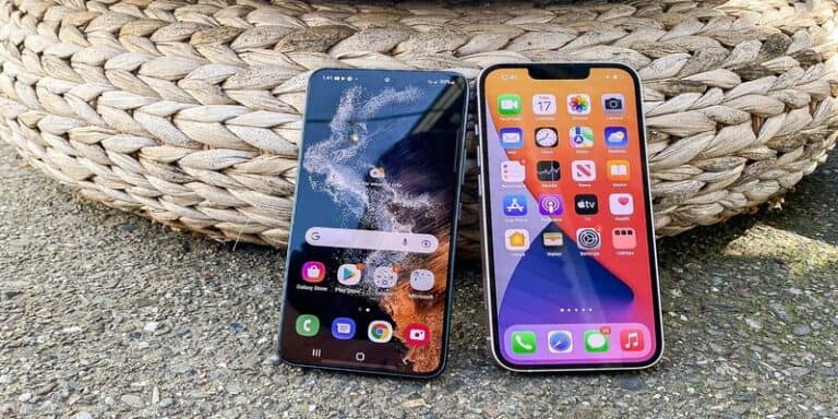 secondo-studio-galaxy-s22-perde-valore-velocemente-iphone-13