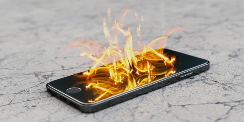 Smartphone che esplodono: può succedere all'improvviso, ecco come