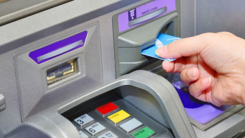 Prelievi addio, è ufficiale: il bancomat non servirà più, ecco da quando 