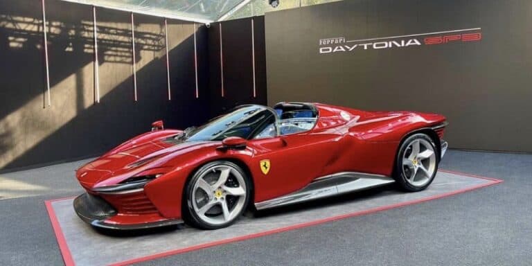 Ferrari, Daytona SP3, Icona, Fiorano, Guinness World Records