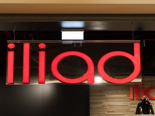 Iliad rilancia su TIM e Vodafone: 2 offerte ma arriva una super multa