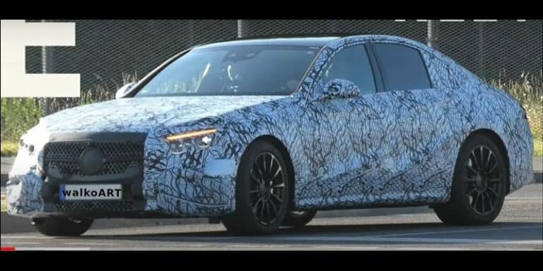 Mercedes-Classe-E-video-su-strada