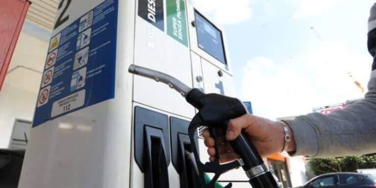 Sconto di 30 centesimi sul carburante